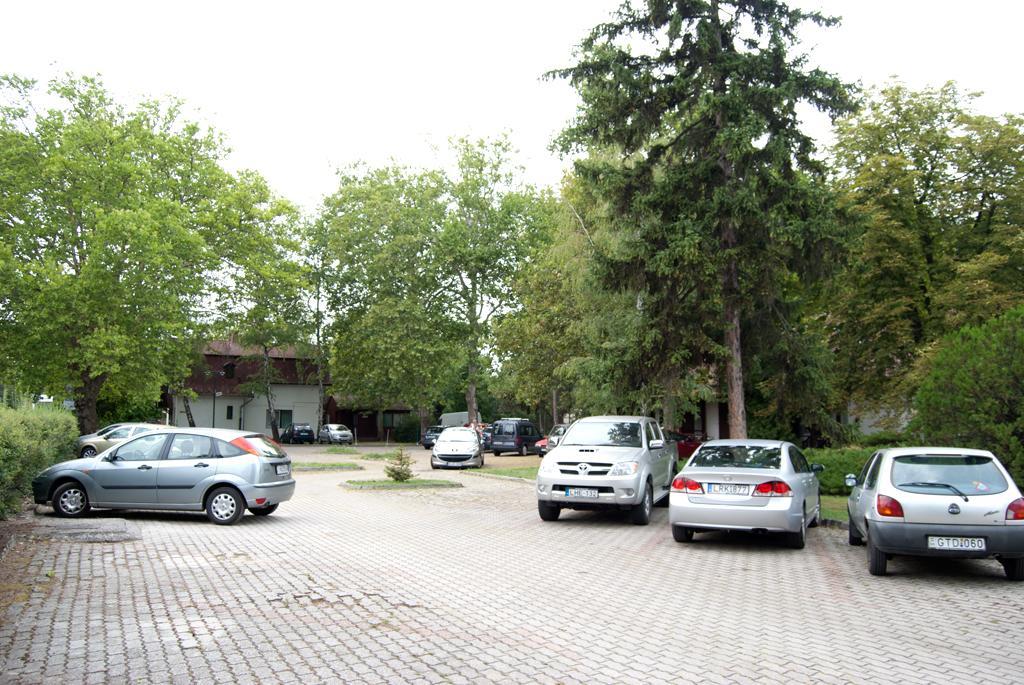 Park Hotel Balatonlelle Exterior foto